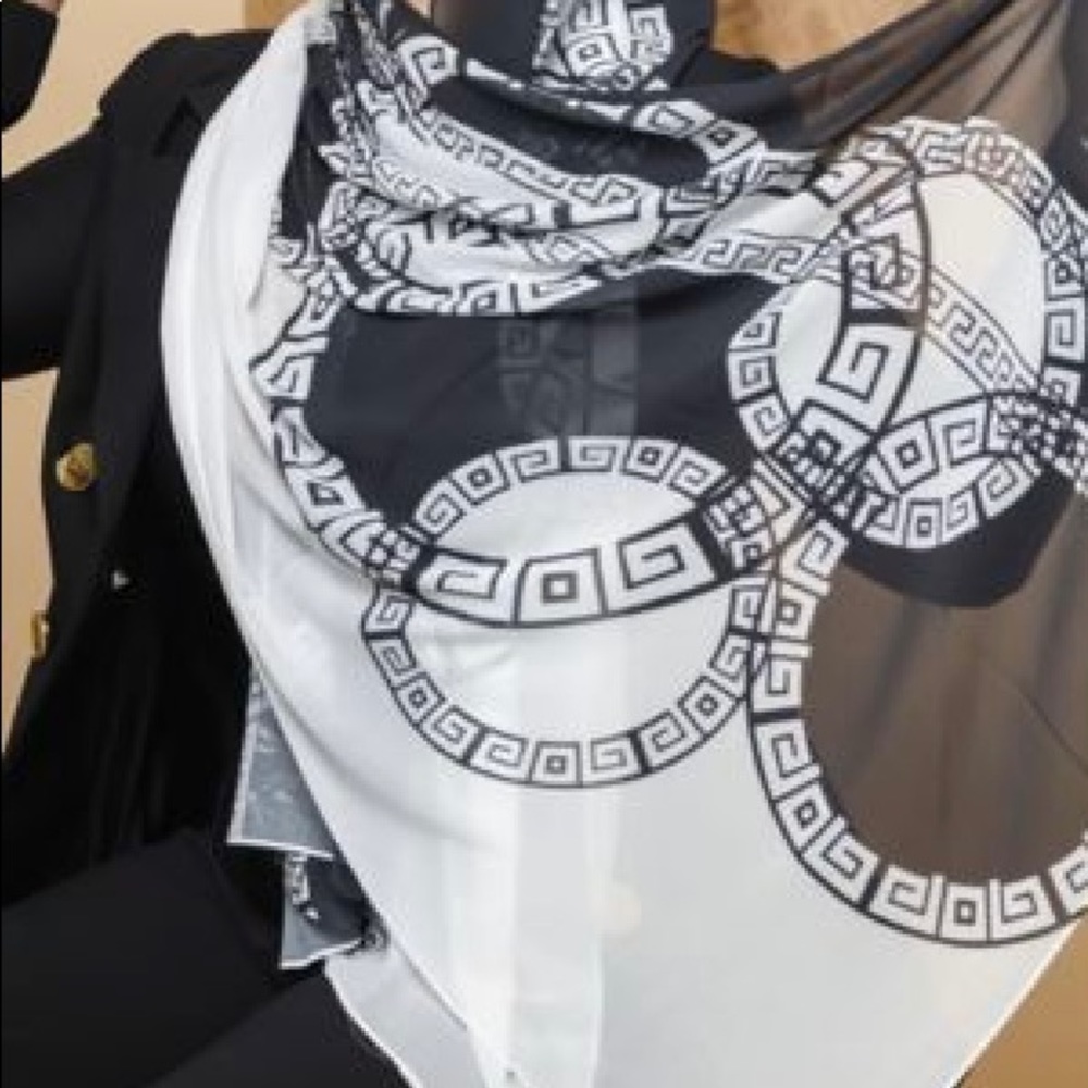 Chiffon scarf. Chiffon hijab.
